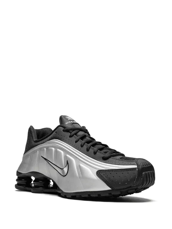 Nike Shox R4 “Black & Metallic Grey”